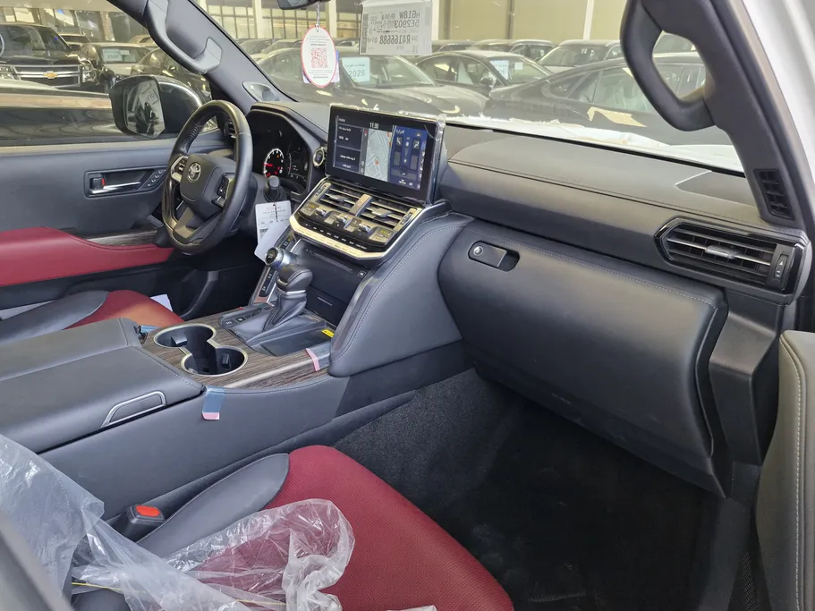 2024 Toyota Land Cruiser VXR 