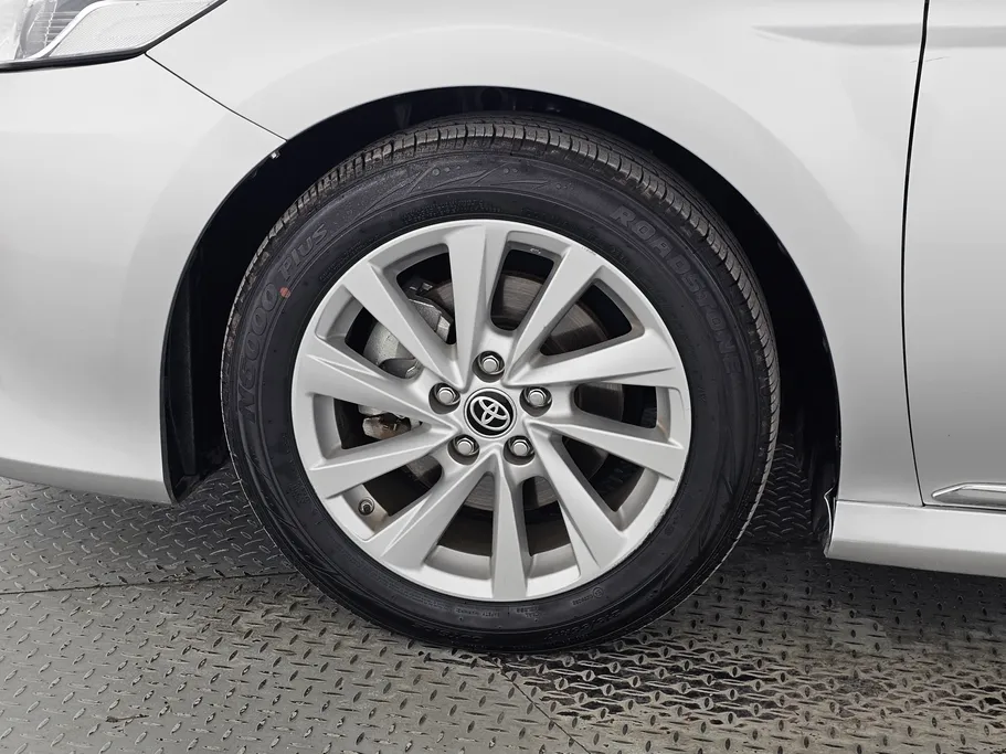 2022 Toyota Camry  GLE 