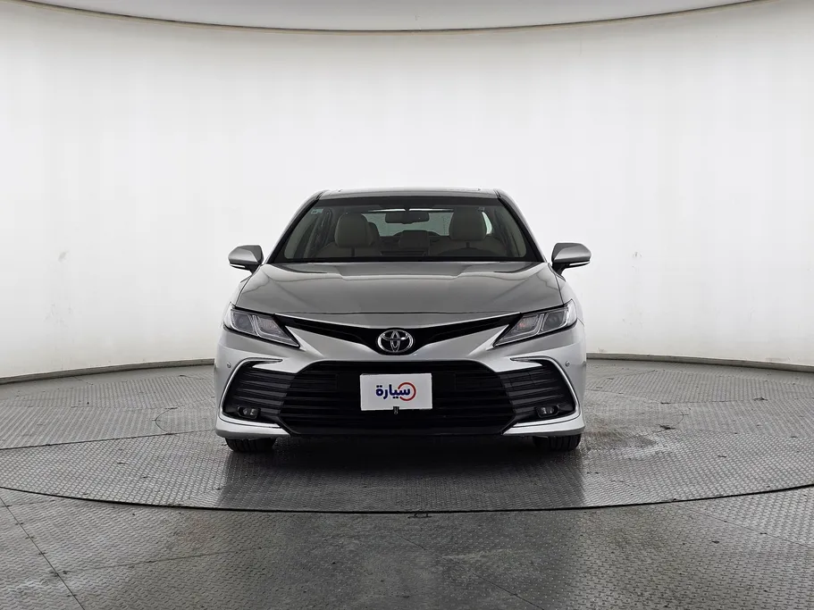 2022 Toyota Camry  GLE 