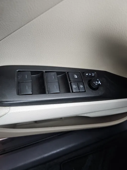 2022 Toyota Camry  GLE 