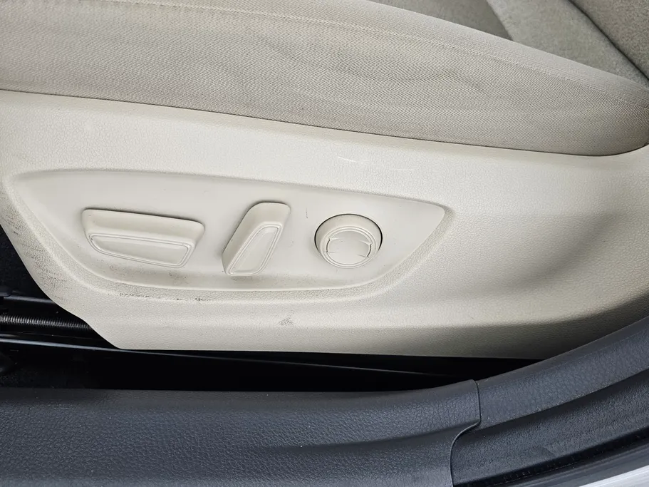 2022 Toyota Camry  GLE 