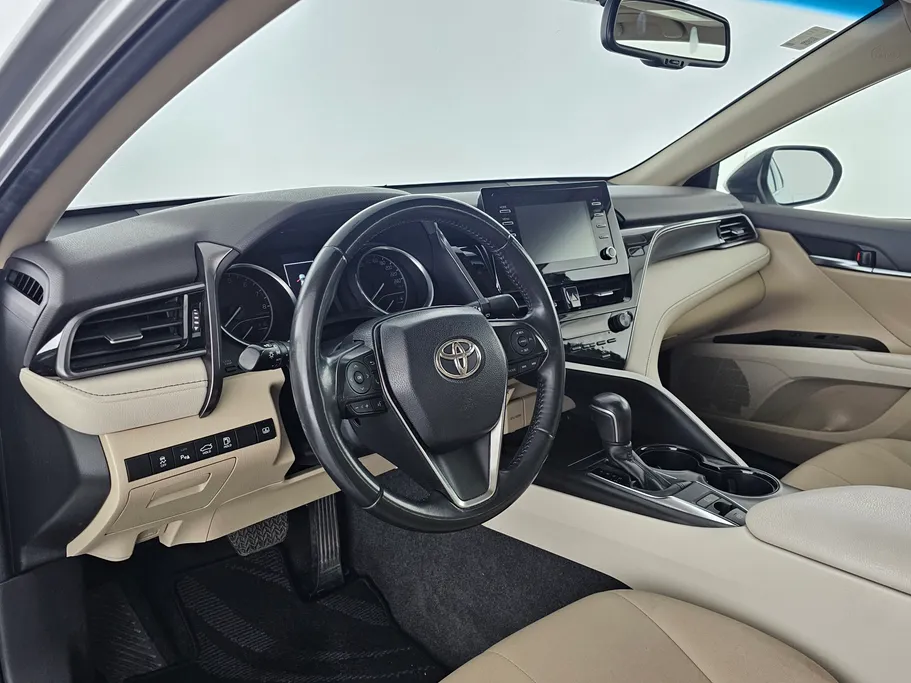 2022 Toyota Camry  GLE 