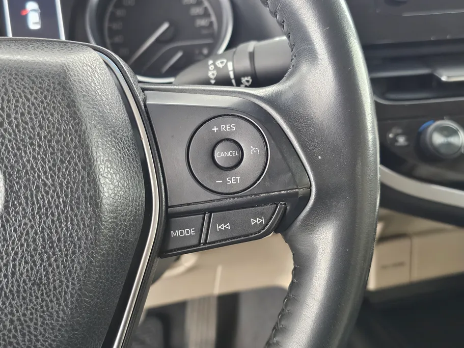 2022 Toyota Camry  GLE 