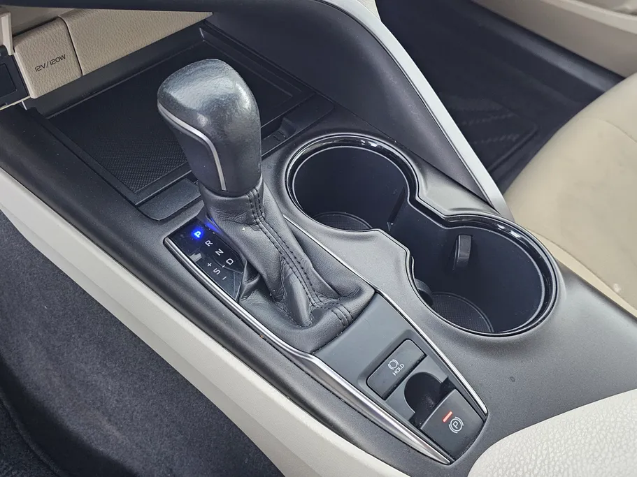 2022 Toyota Camry  GLE 