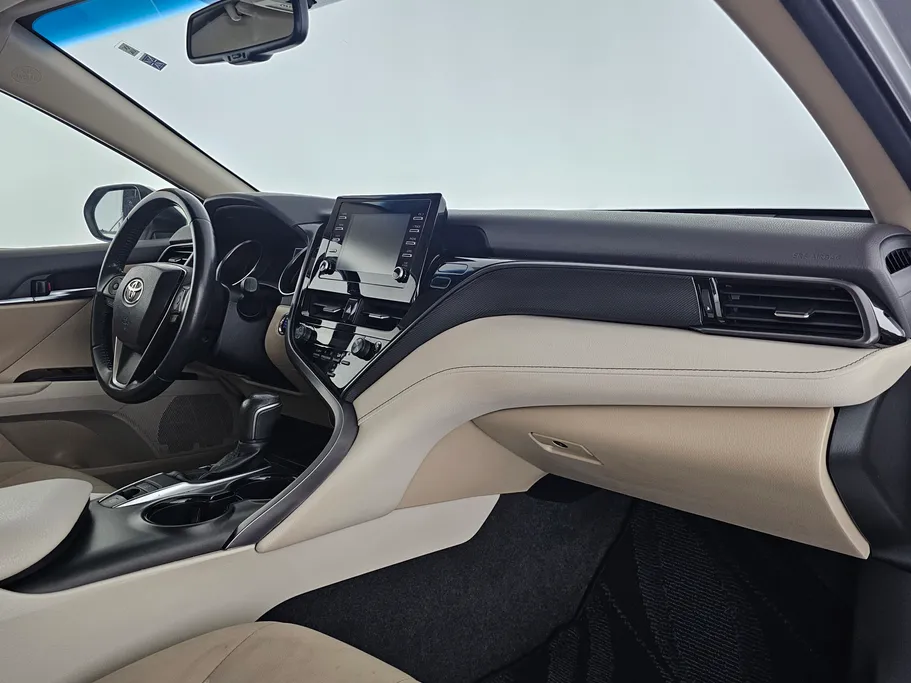 2022 Toyota Camry  GLE 