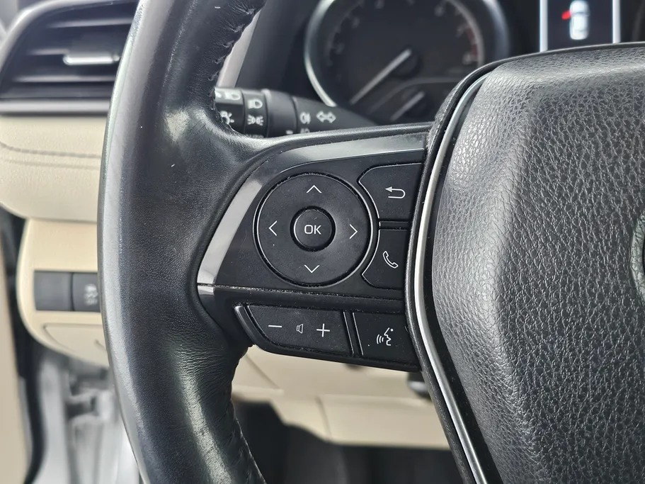 2022 Toyota Camry  GLE 