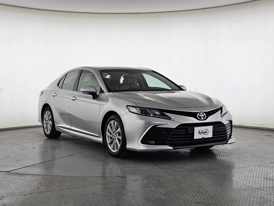 2022 Toyota Camry  GLE 