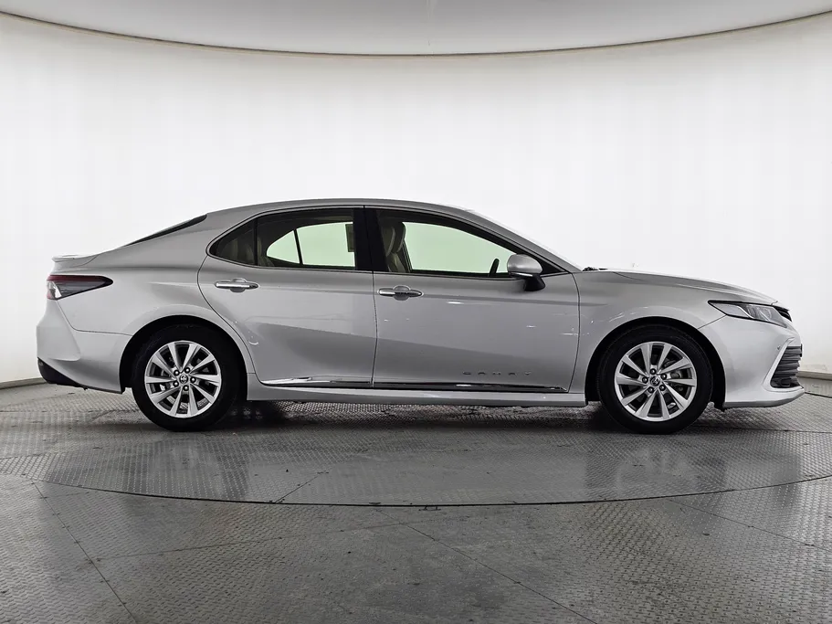 2022 Toyota Camry  GLE 