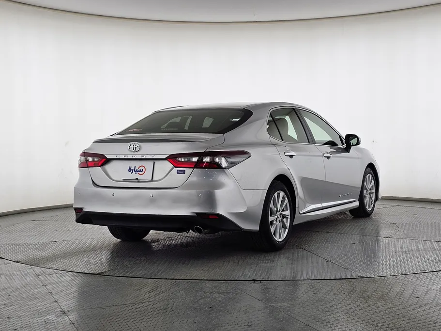 2022 Toyota Camry  GLE 