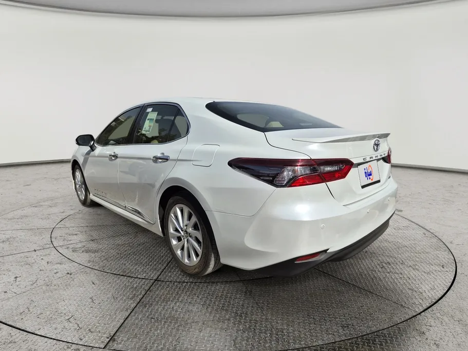 2024 Toyota Camry  GLE 