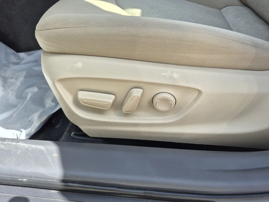 2024 Toyota Camry  GLE 