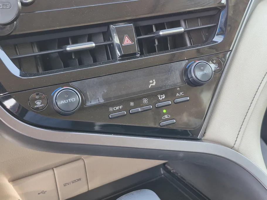 2024 Toyota Camry  GLE 