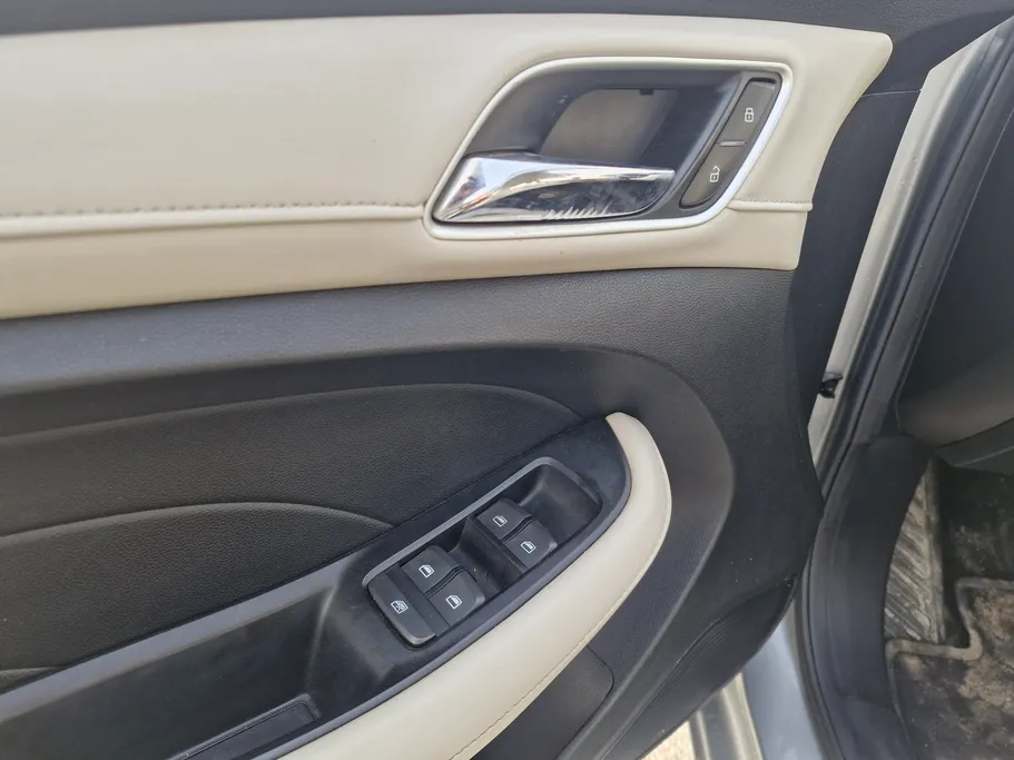 ام جي 5 COM 2022 