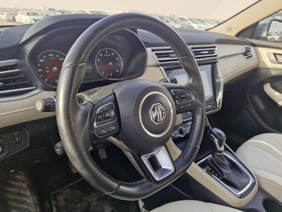 ام جي 5 COM 2022 