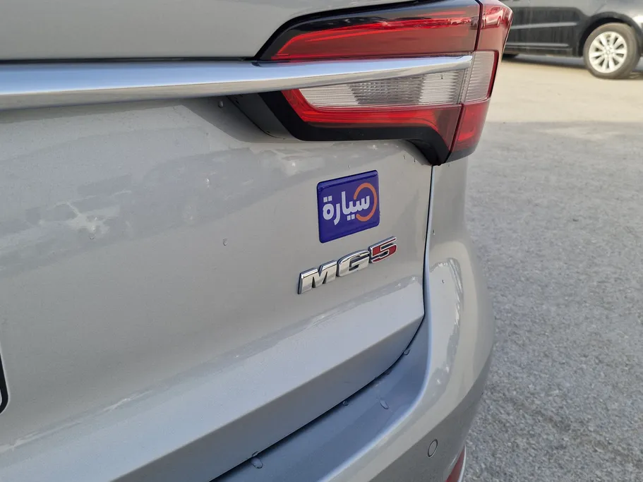 ام جي 5 COM 2022 