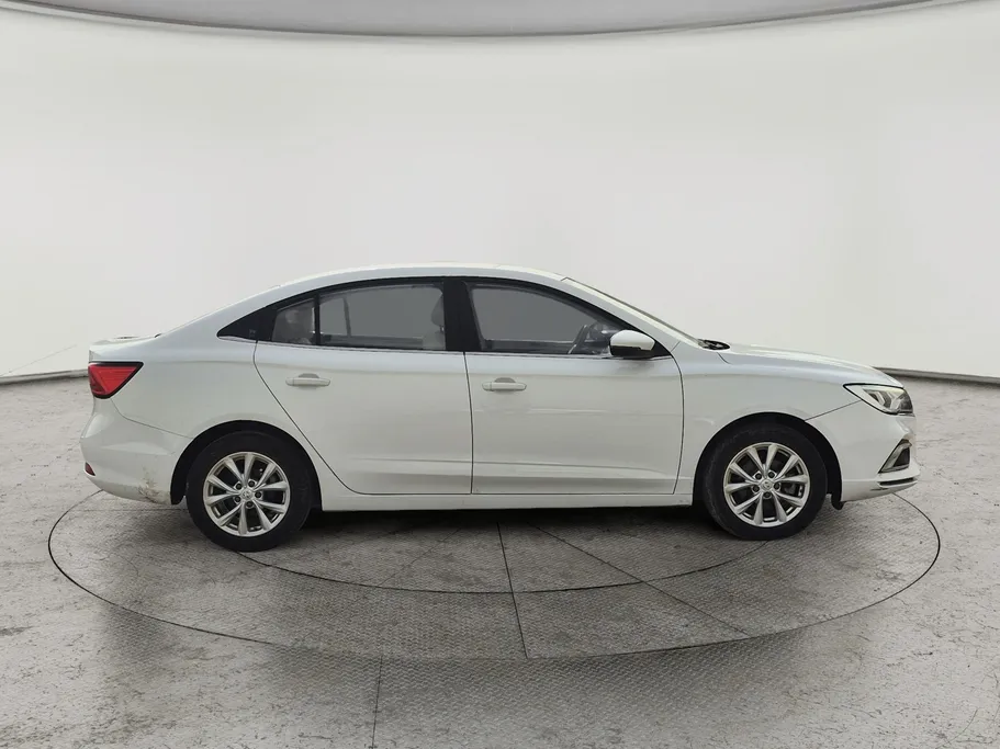 ام جي 5 COM 2022 