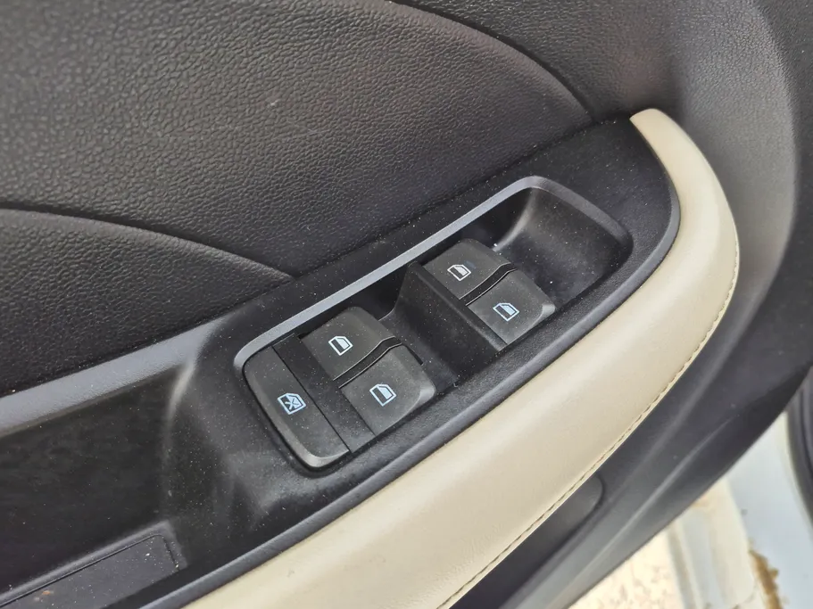 ام جي 5 COM 2022 