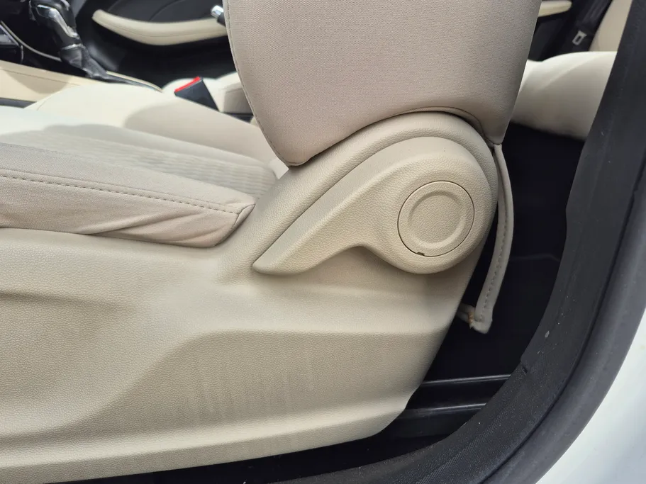 ام جي 5 COM 2022 