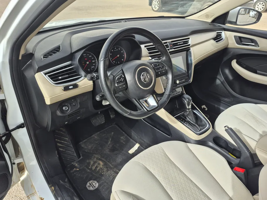 ام جي 5 COM 2022 