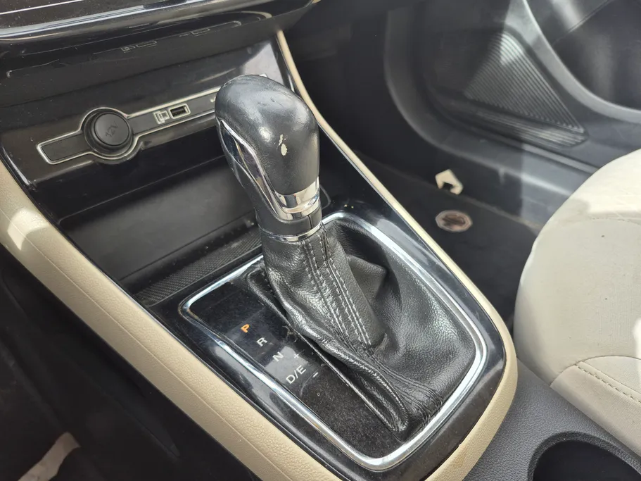 ام جي 5 COM 2022 