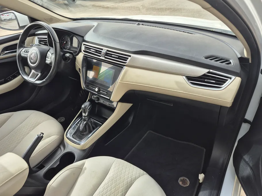 ام جي 5 COM 2022 