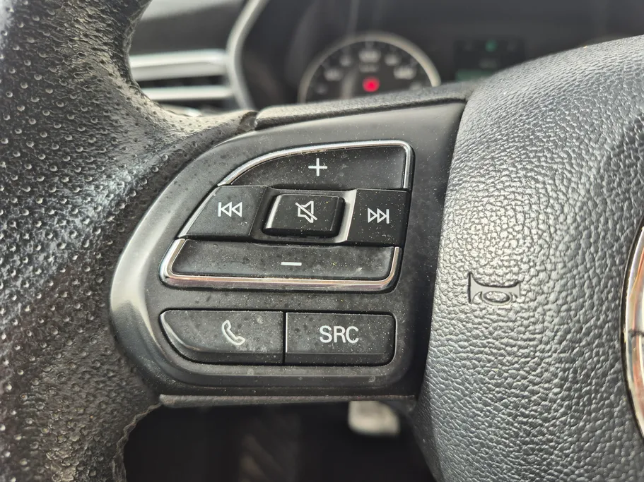 ام جي 5 COM 2022 