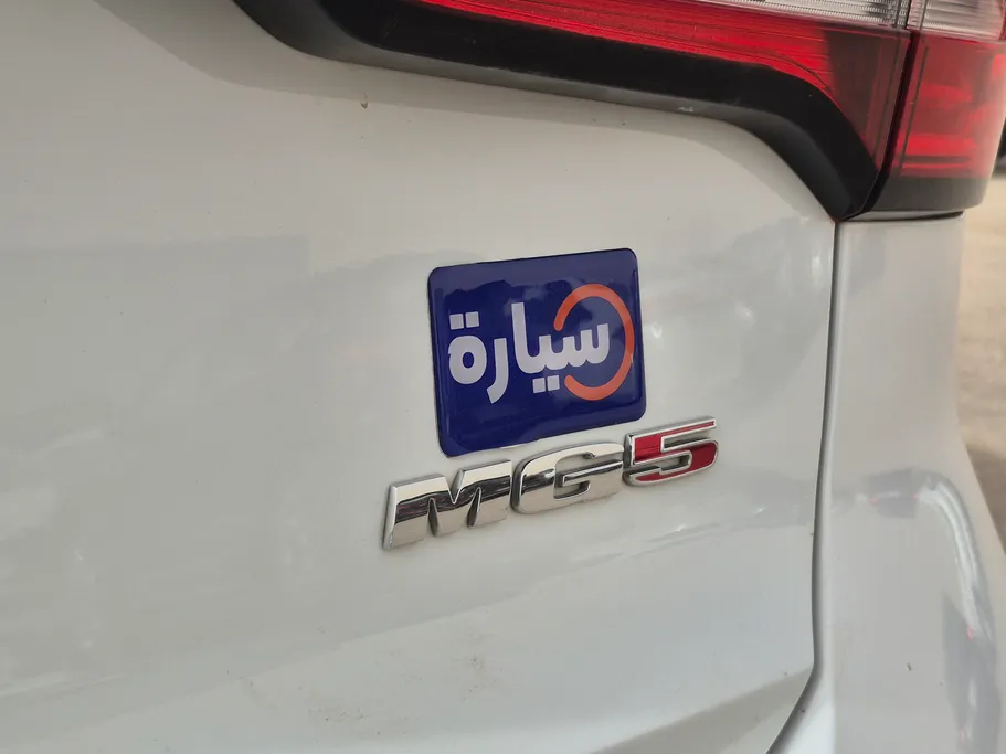 ام جي 5 COM 2022 