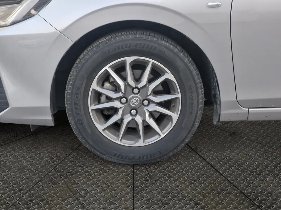 2023 Toyota Yaris  Y 