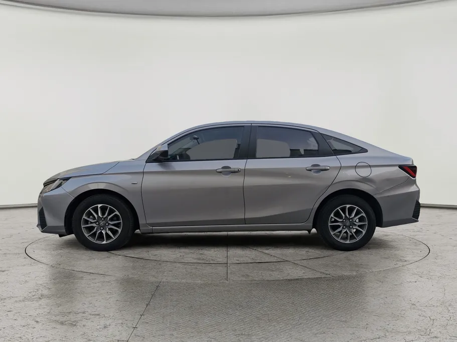 2023 Toyota Yaris  Y 