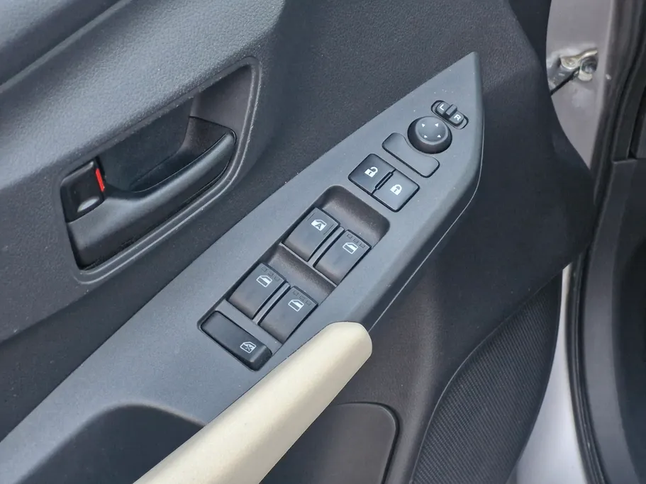 2023 Toyota Yaris  Y 