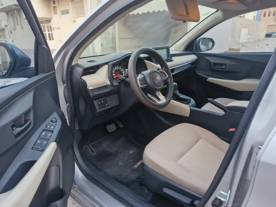 2023 Toyota Yaris  Y 