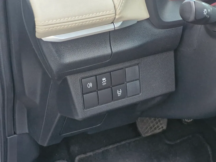 2023 Toyota Yaris  Y 