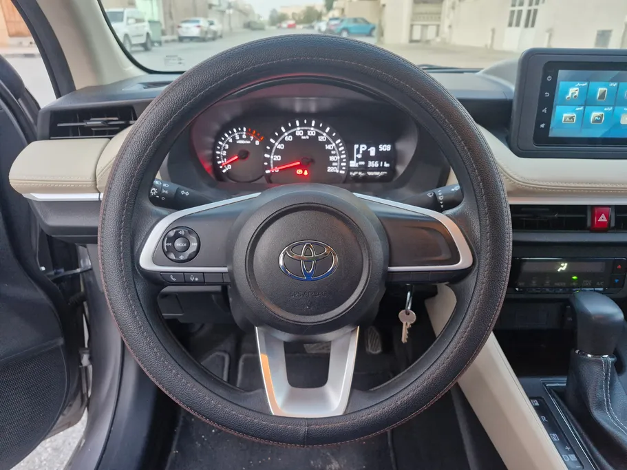 2023 Toyota Yaris  Y 