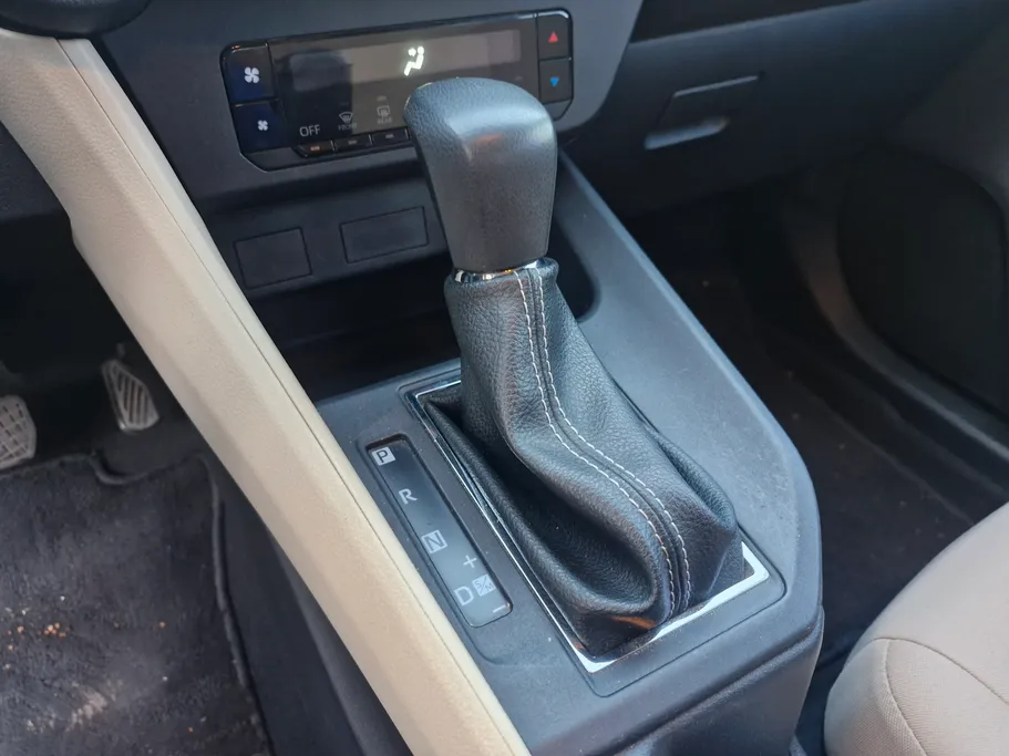 2023 Toyota Yaris  Y 