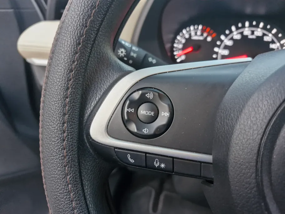 2023 Toyota Yaris  Y 