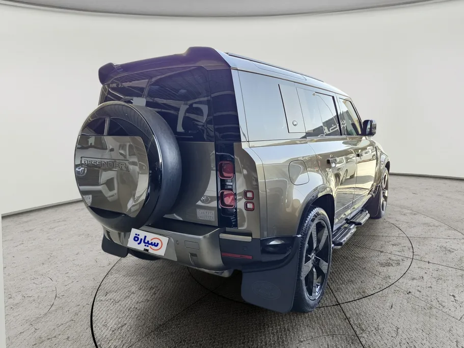لاند روفر ديفندر P300 S 2024 