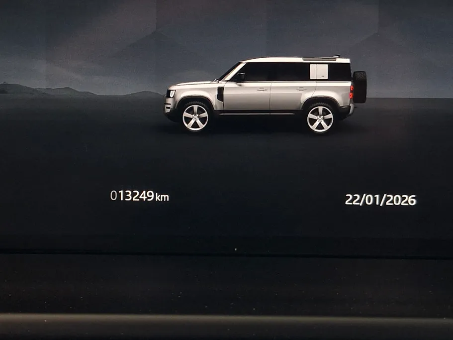 لاند روفر ديفندر P300 S 2024 