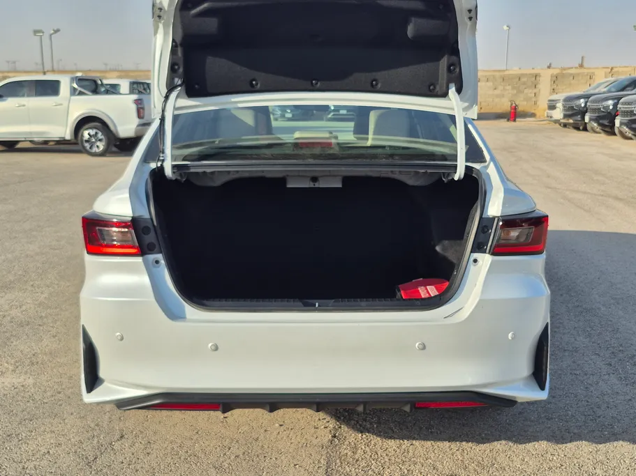 2024 Toyota Yaris  Y Plus 