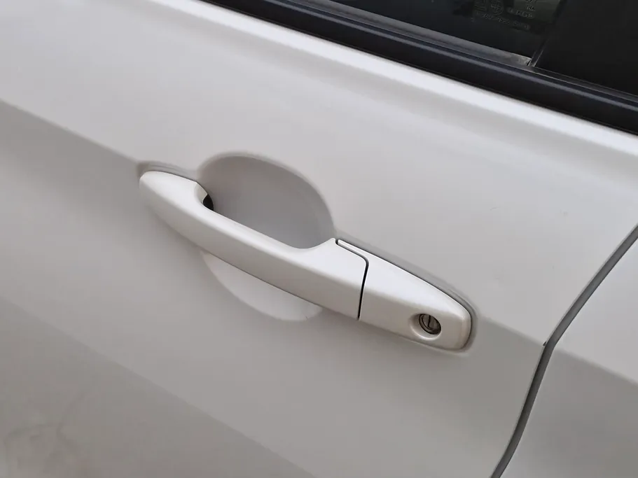 2024 Toyota Yaris  Y Plus 