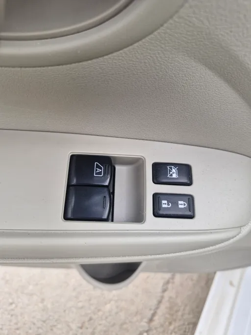 نيسان صني SV 2023 