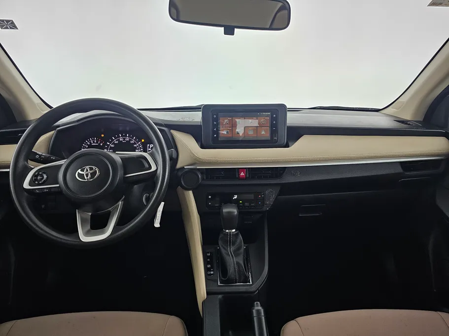 2023 Toyota Yaris  Y 