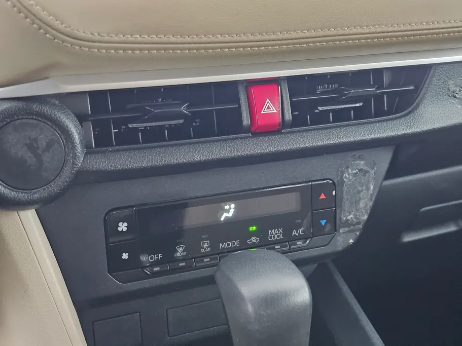 2023 Toyota Yaris  Y 