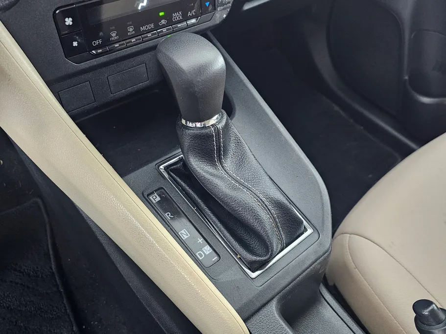 2023 Toyota Yaris  Y 