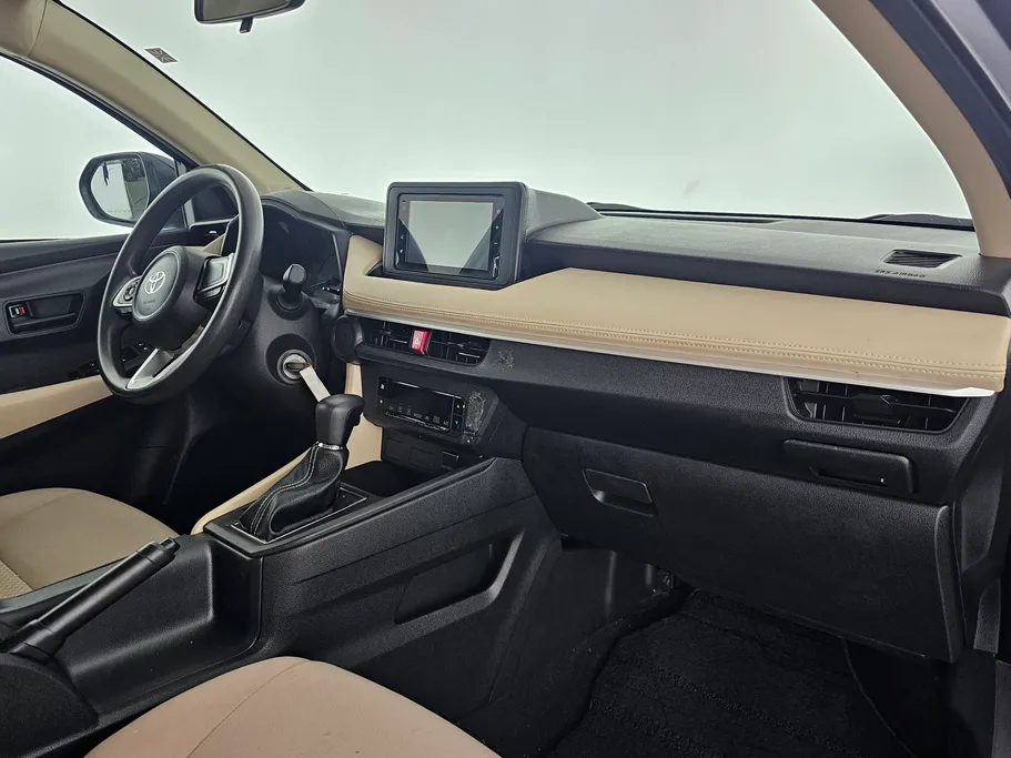 2023 Toyota Yaris  Y 