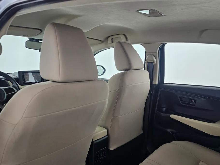 2023 Toyota Yaris  Y 