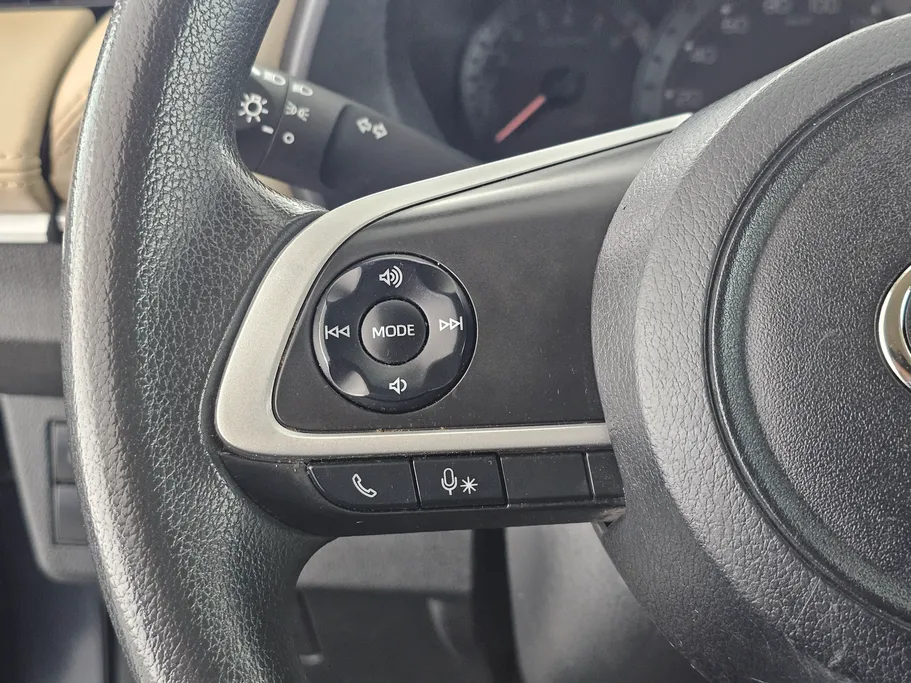 2023 Toyota Yaris  Y 