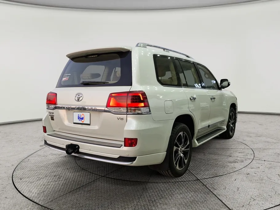 تويوتا لاندكروزر Grand Touring 2021 