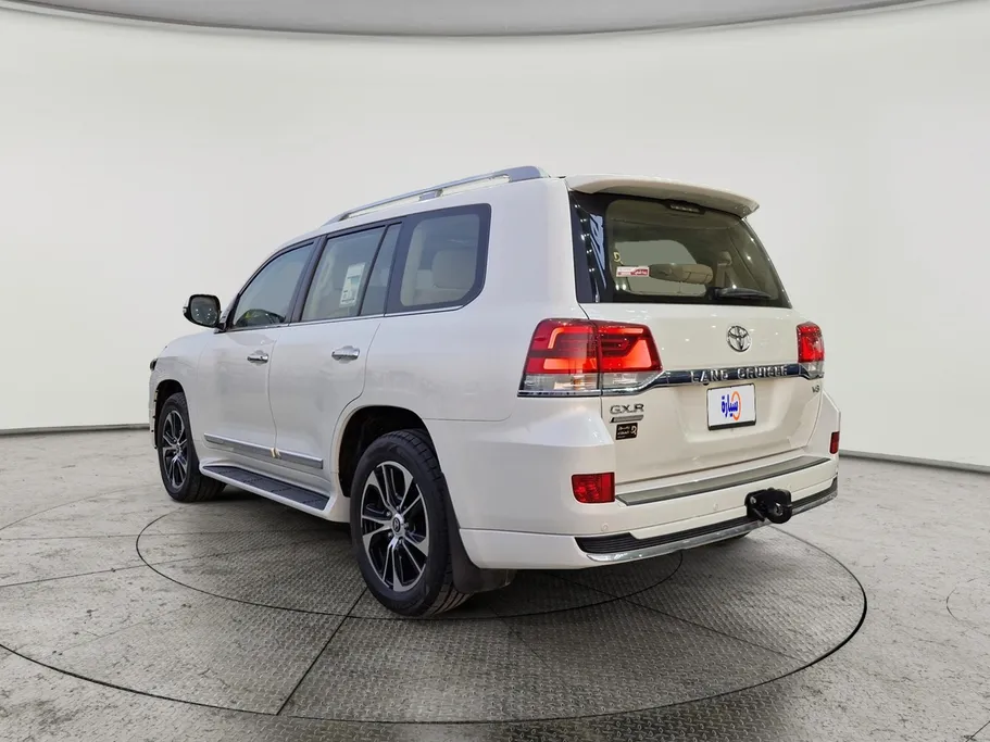 تويوتا لاندكروزر Grand Touring 2021 