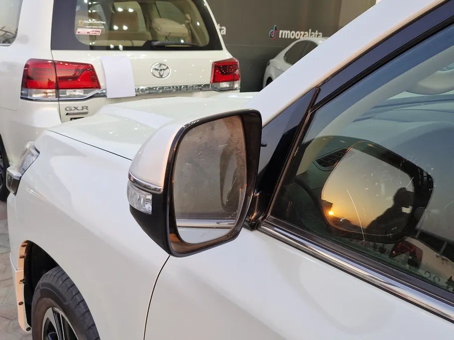 تويوتا لاندكروزر Grand Touring 2021 