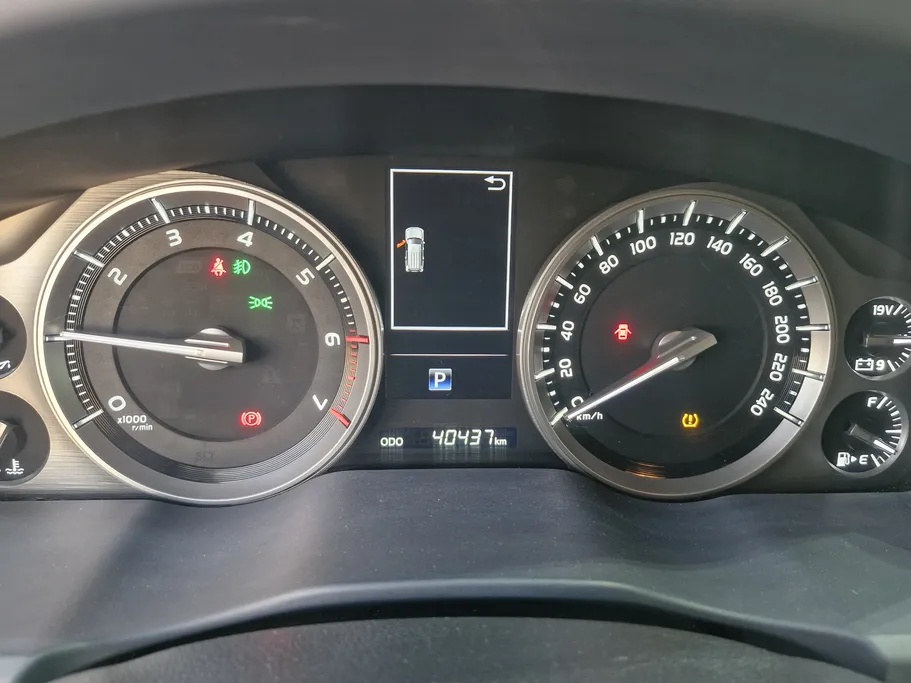 تويوتا لاندكروزر Grand Touring 2021 